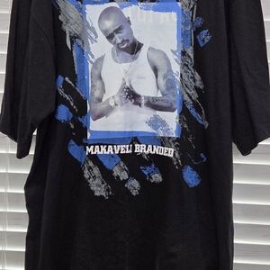 Makaveli Branded Black Short-Sleeve Graphic Tee with Blue Accents